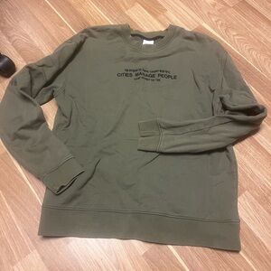 Zara Men's Crewneck Sweater in Olive
